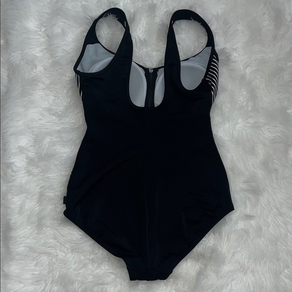 Reebok Black and White Striped One-Piece Swimsuit Size 8 - Picture 5 of 6